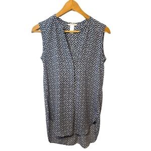 H&M Floral Sleeveless V Neck Size 2 Top